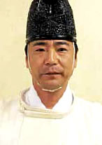 矢奈比賣神社宮司　久野隆